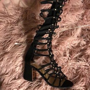 Super cute wide calf gladiator sandal heels 💕